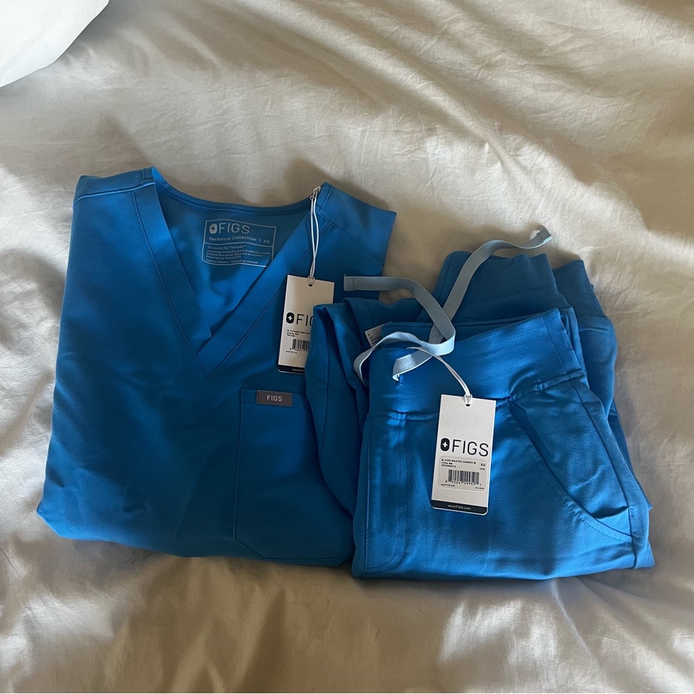 NWT Figs Scrubs Set Capri Blue